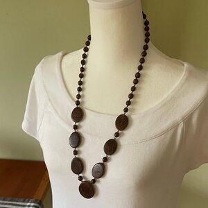 Lovely, Lightweight, Wooden Bead and Disc Necklace (Brown)